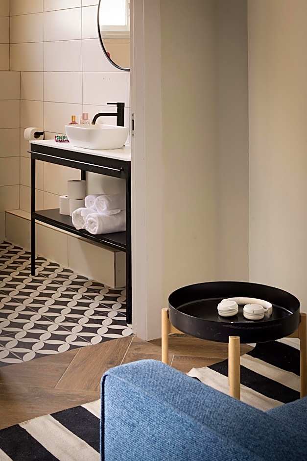 Monochrome - by Loginn Tel-Avivian hotels