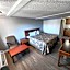 Rodeway Inn Auburn Hills - Detroit