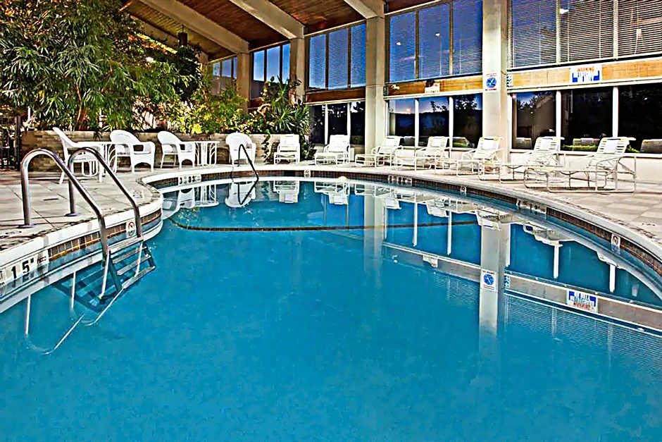 Days Inn by Wyndham Warren