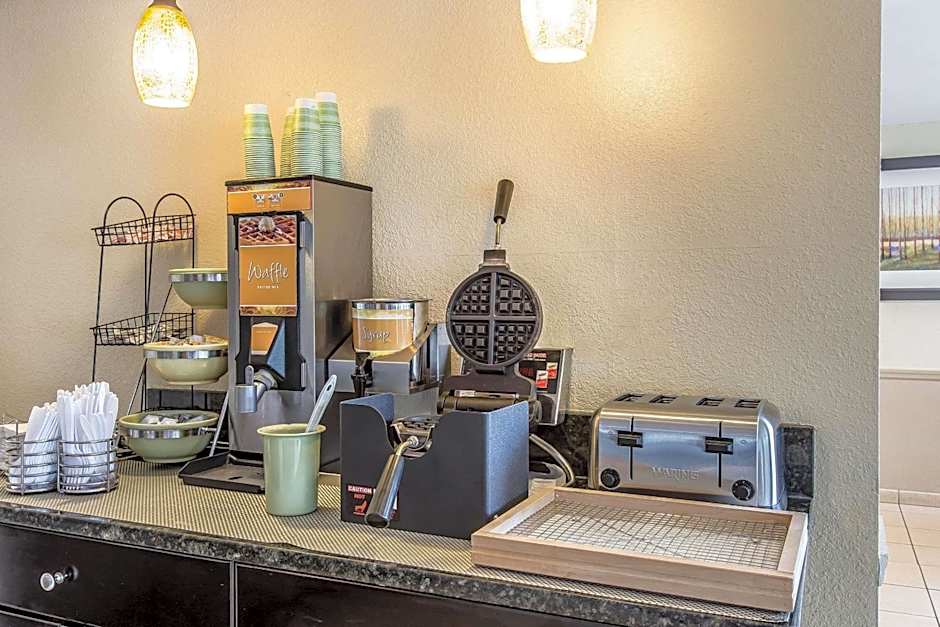 Quality Inn & Suites Easley - Greenville