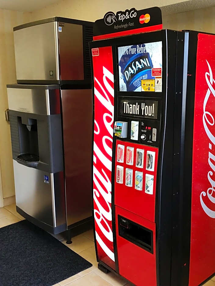 Super 8 by Wyndham Brockville