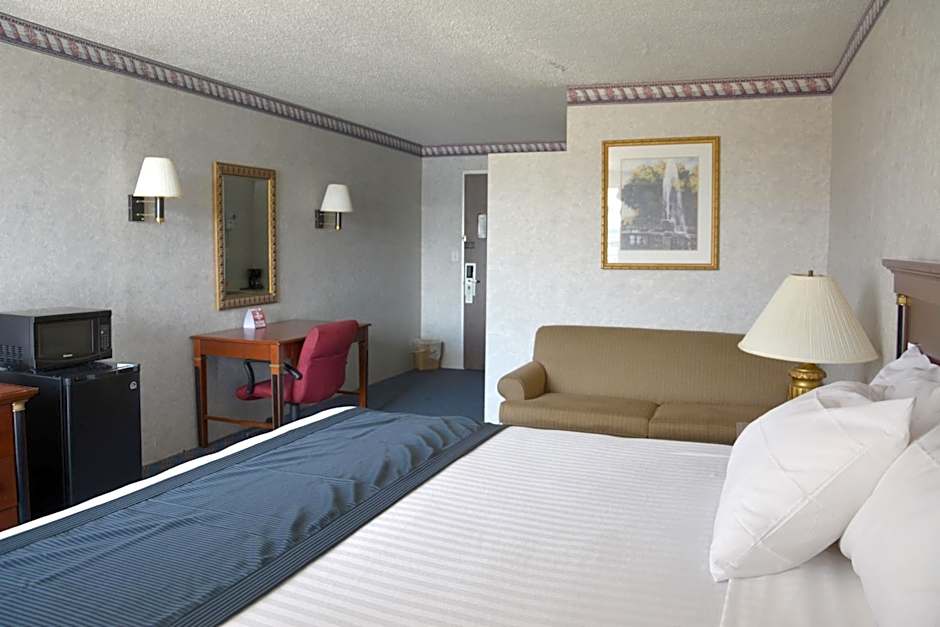 Travelodge by Wyndham Milwaukee