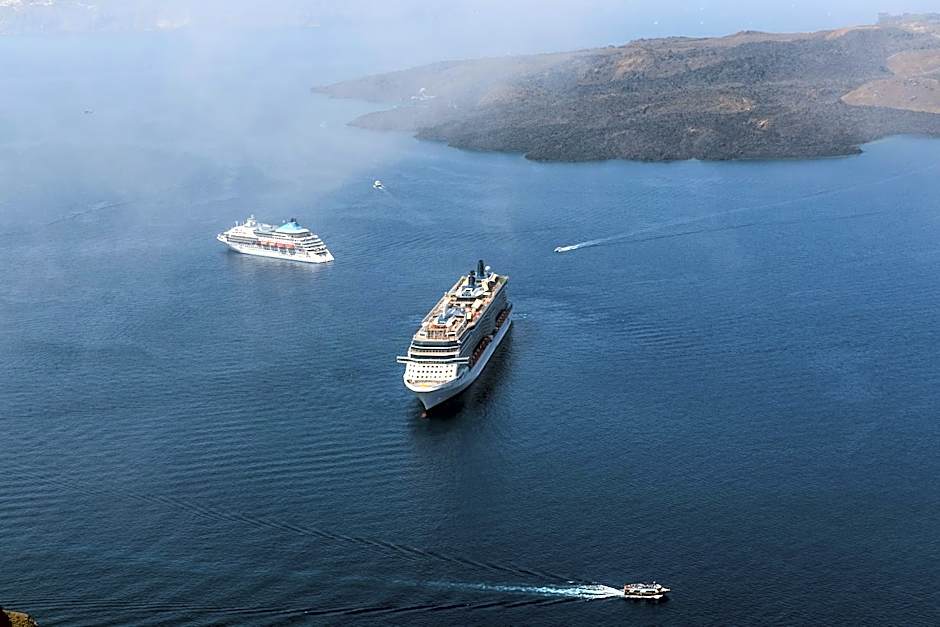 Blue Dolphins Apartments