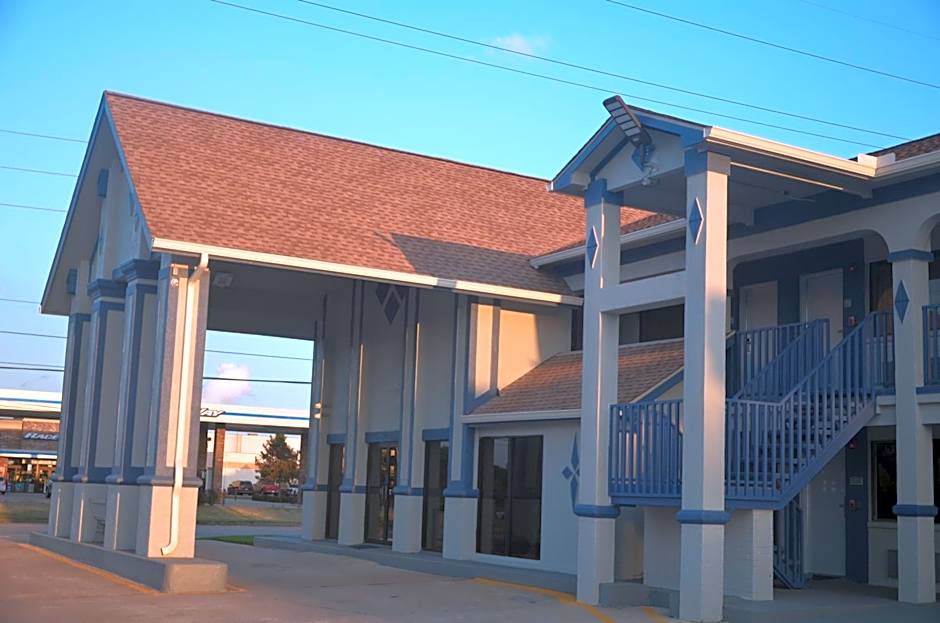 Travelers Inn