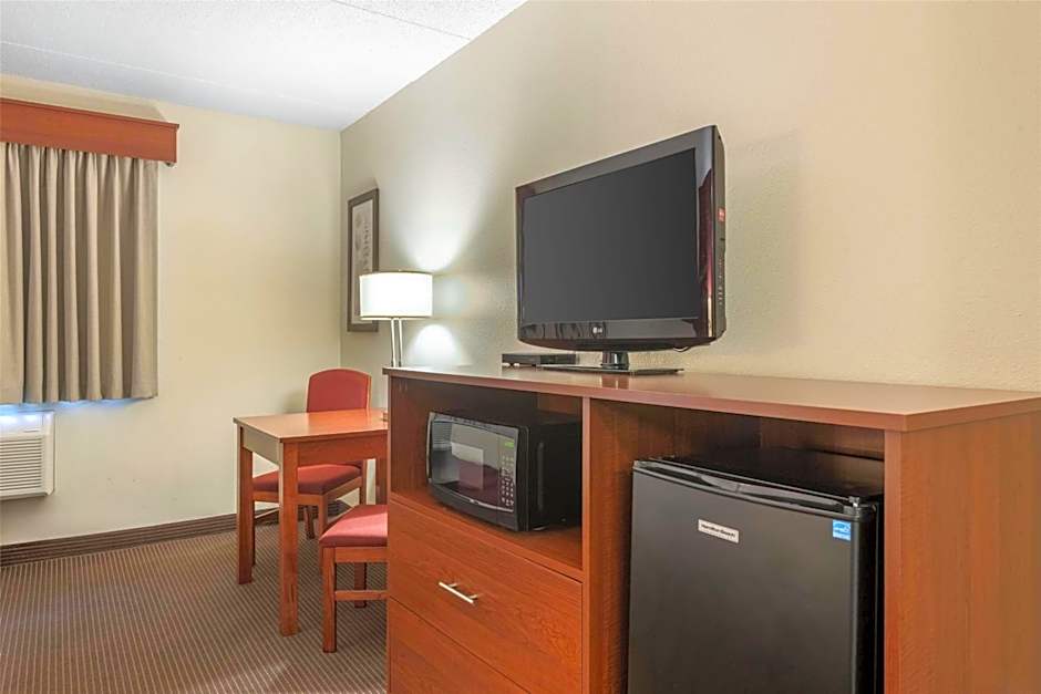 SureStay Plus Hotel by Best Western Litchfield