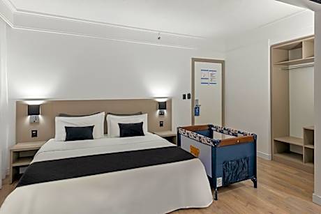 Superior Quadruplo Cama casal + solteiro + cama auxiliar