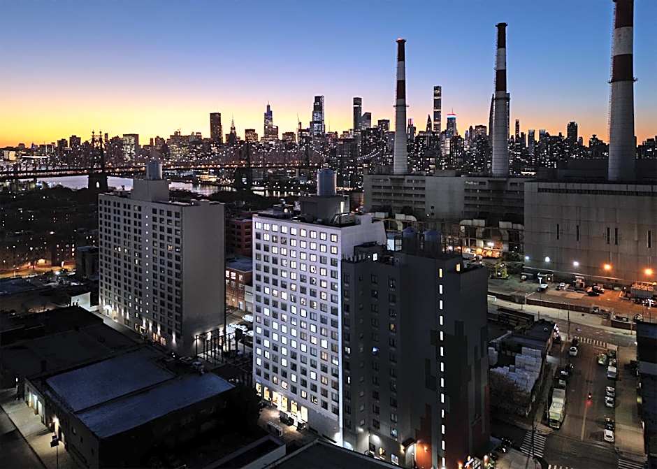 DoubleTree by Hilton Long Island City, NY