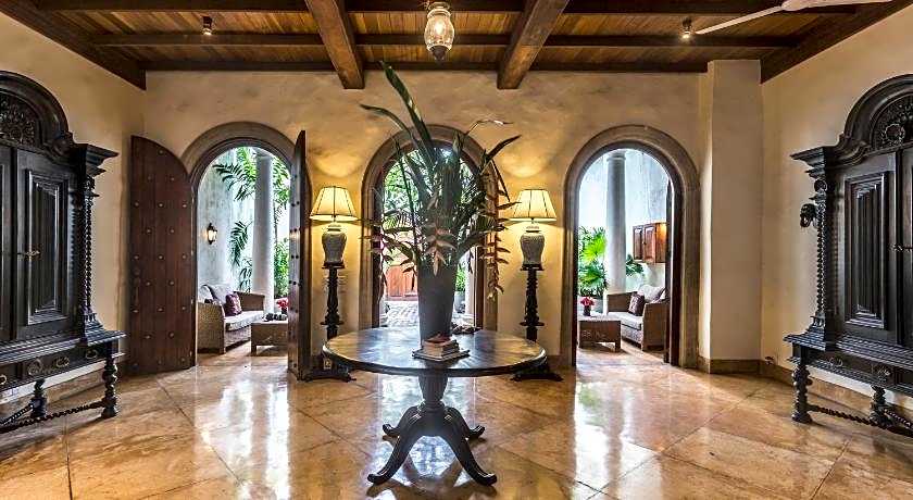 Thambili House by Edwards Collection