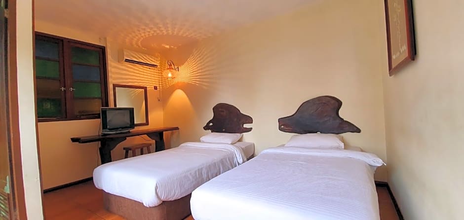 Kuching Waterfront Lodge