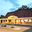 Super 8 By Wyndham Asheville Airport