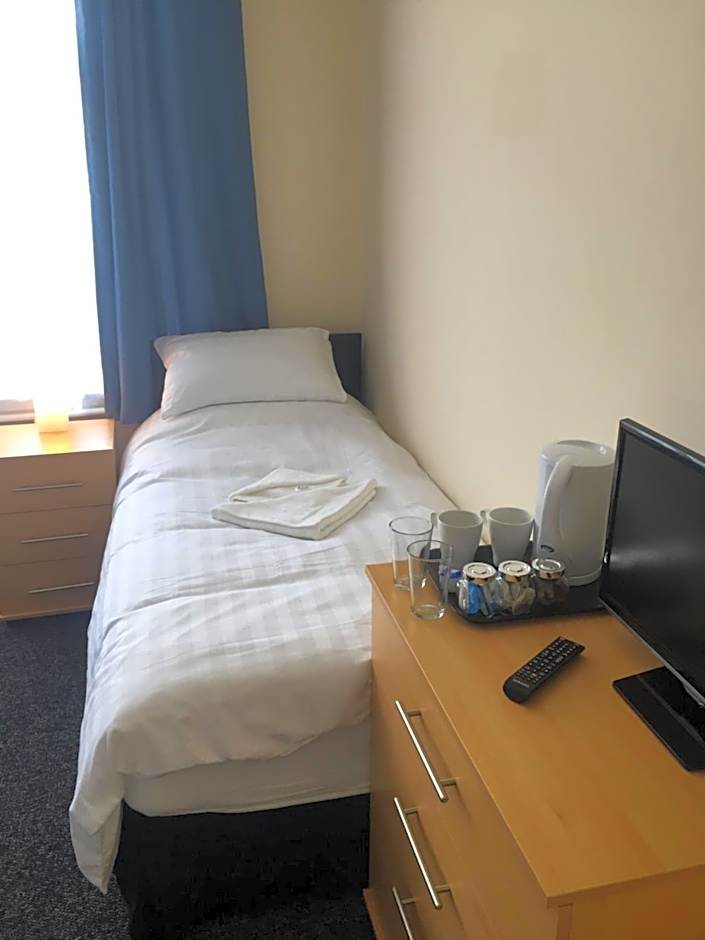Southend Central Hotel - Close to Beach, City Centre, Train Station & Southend Airport