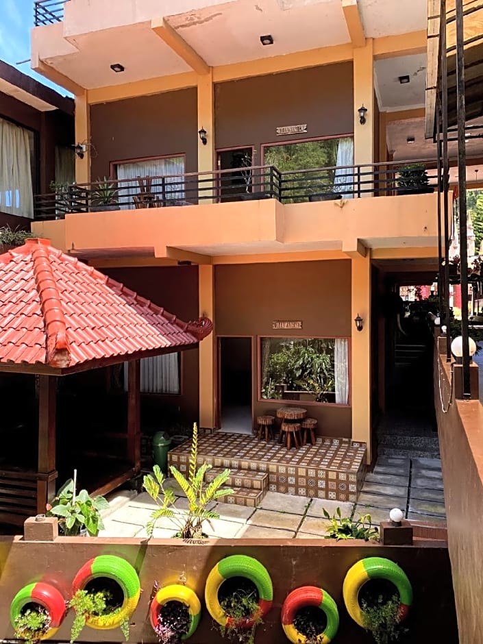 Red Chilies Hill Hotel