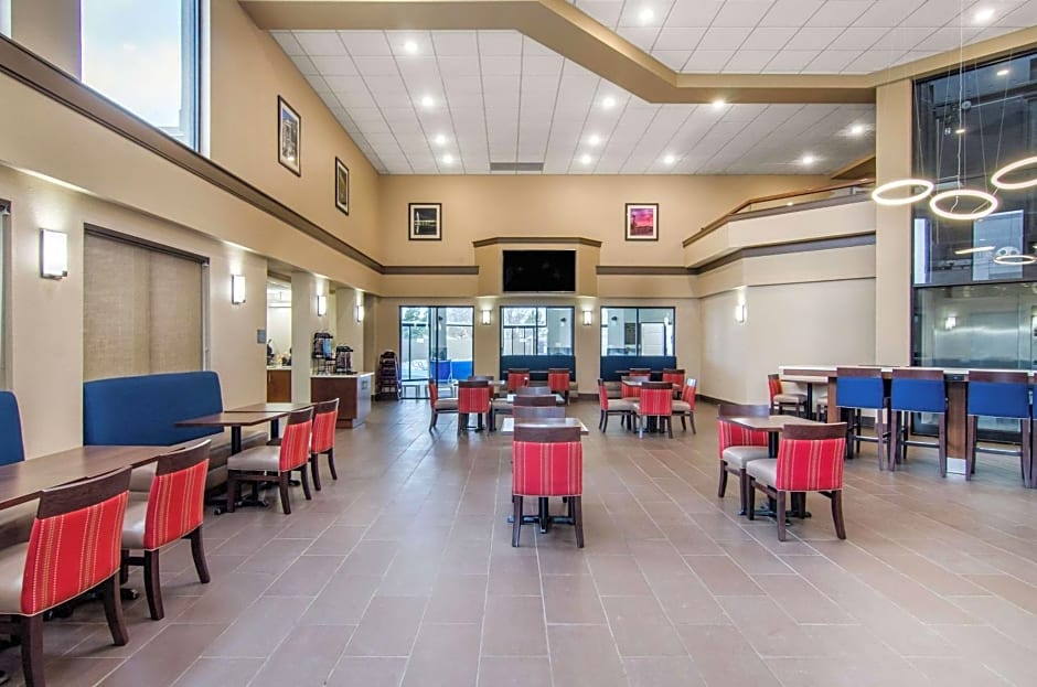 Comfort Inn & Suites