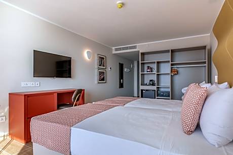 Superior Twin Room with Side Sea View