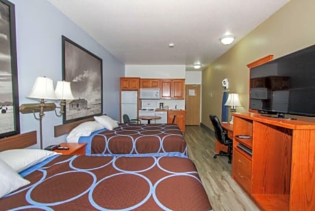 2 Queen Beds First Floor Non-Smoking