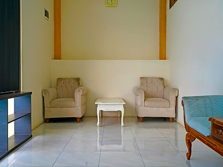 Collection O 92634 Villa Ds