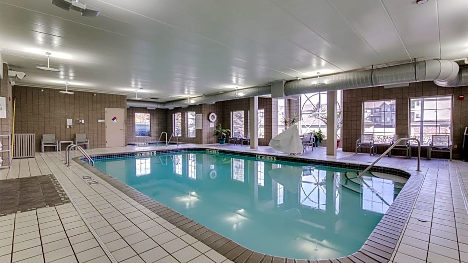 Holiday Inn Express and Suites St. Cloud, an IHG Hotel