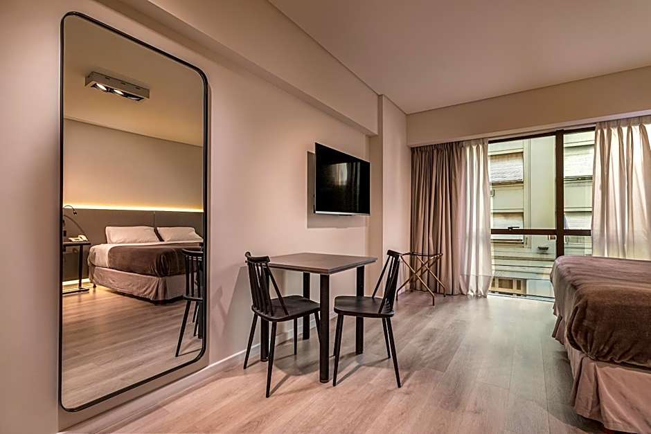 Up Viamonte Hotel