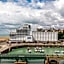 The Grand Burstin Hotel