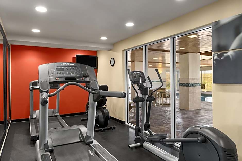 Country Inn & Suites Rochester South Mayo Clinic – Rochester, MN