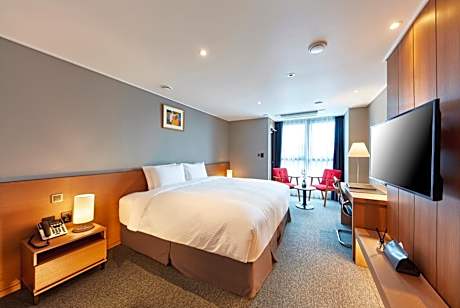 Ramada Hollywood Double