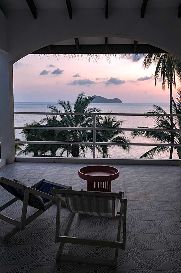 Baan Jai Dee Beach Front Hotel