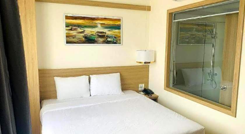 Luxe Hotel