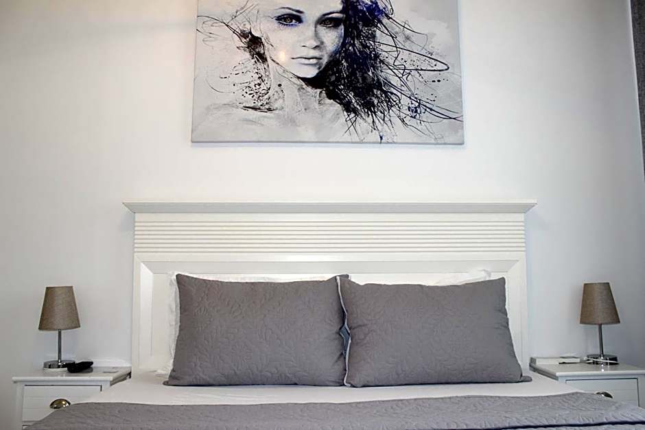 Luxury City Center Apartment – Romana