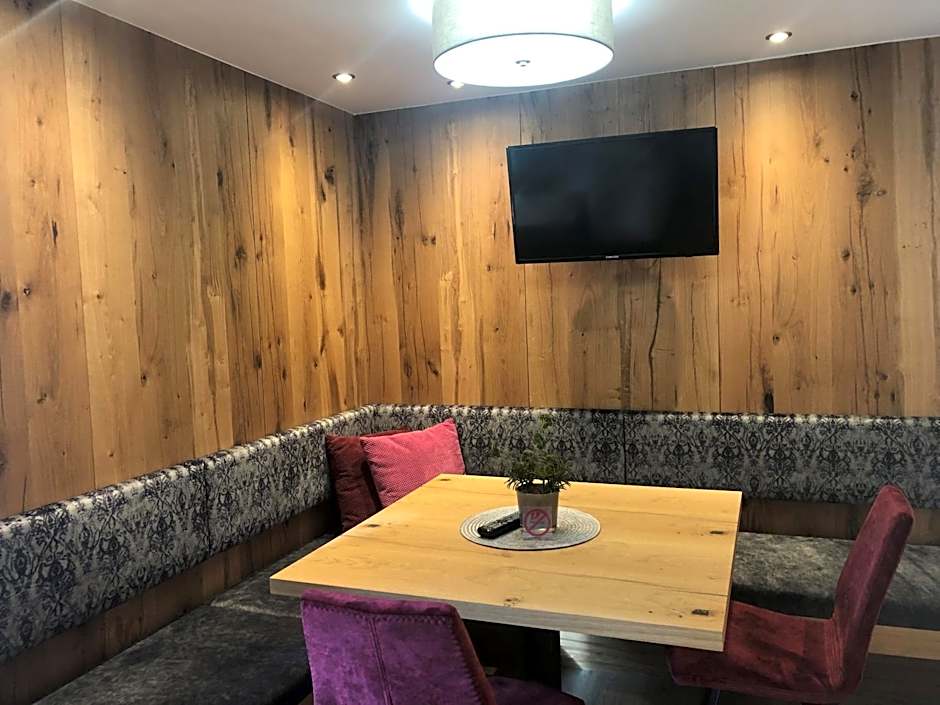 Hotel Garni Central - Zimmer - Studios - Apartments