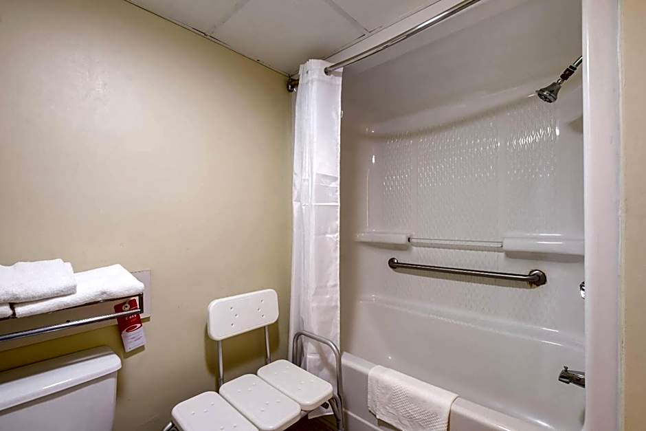 Econo Lodge Inn & Suites Knoxville East