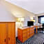 La Quinta Inn & Suites by Wyndham New Orleans Airport