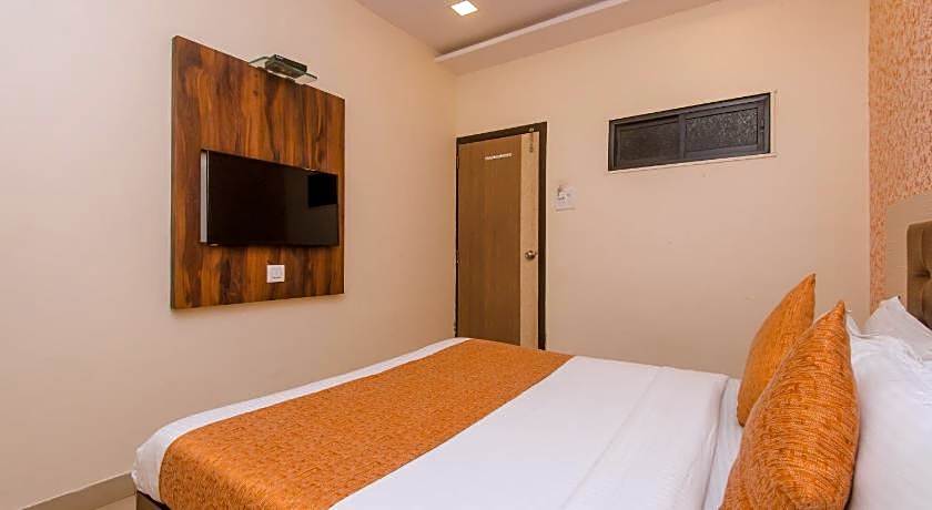 Super Hotel O Golden Nest Near Chhatrapati Shivaji International Airport