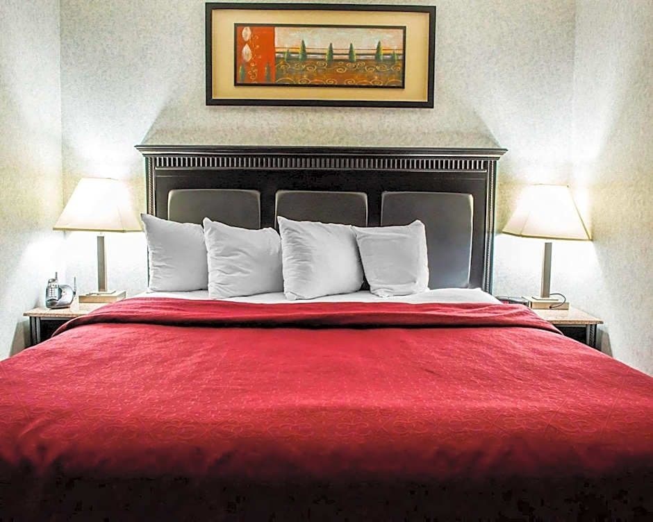 Quality Inn & Suites Gibsonia - Pittsburgh North