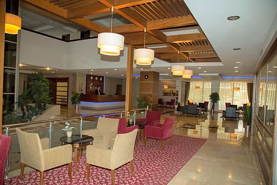 Mom Hotel