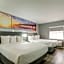 Clarion Pointe Tampa-Brandon Near Fairgrounds and Casino