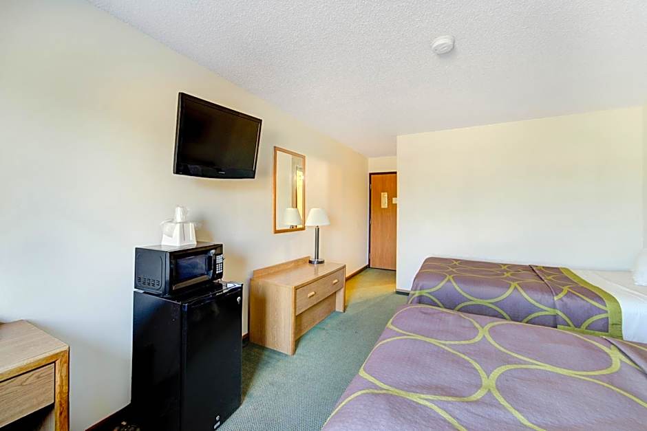 Capital O Amerihost Inn and Suites Kingdom City Hwy 54 MO