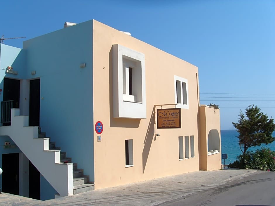 Minos Apartments & Studios