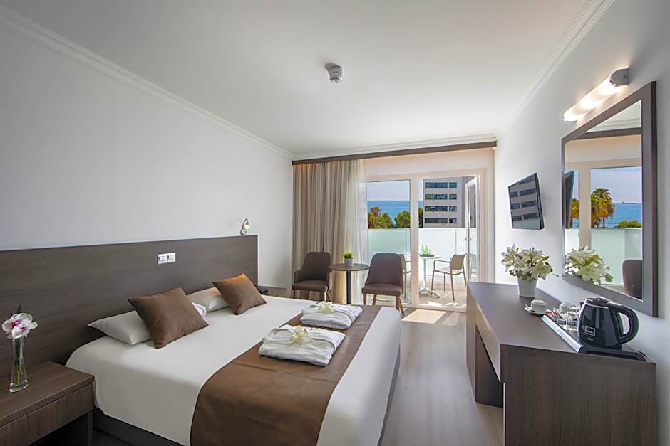 Kapetanios Limassol Hotel
