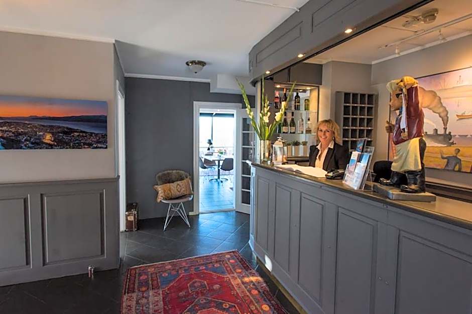 Breidablikk Guesthouse