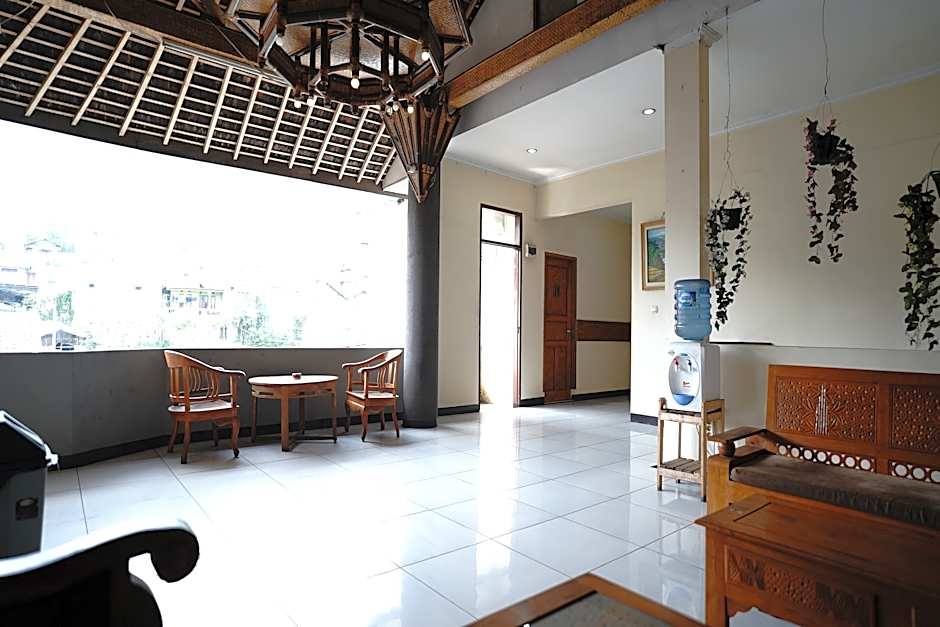 Saung Balibu Hotel