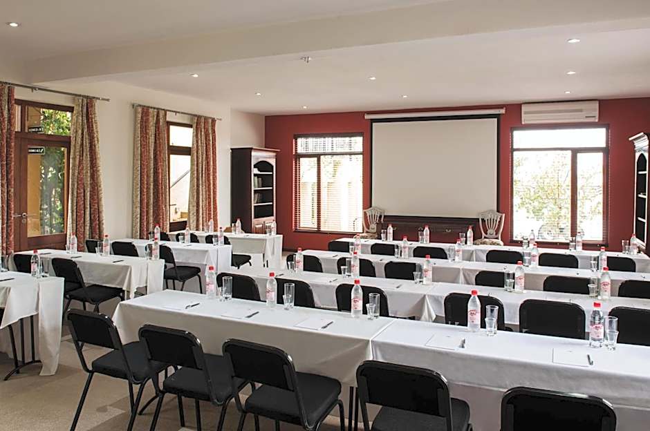 Casterbridge Hollow Boutique Hotel