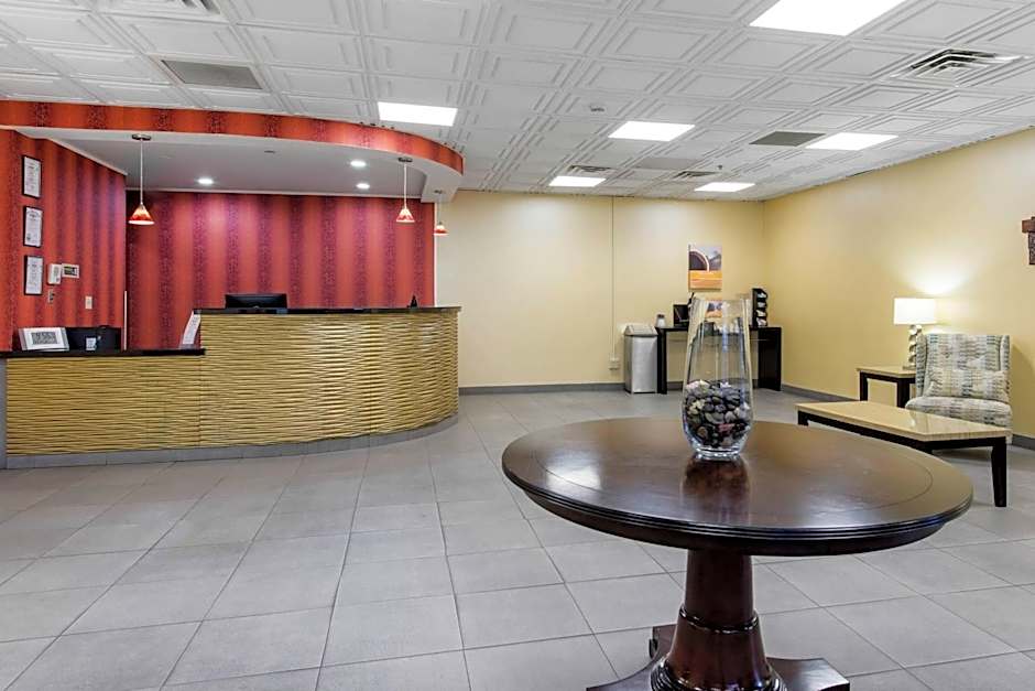 Quality Inn & Suites Charleston - Civic Center