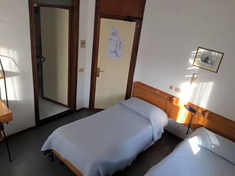 Twin Room with Private Bathroom