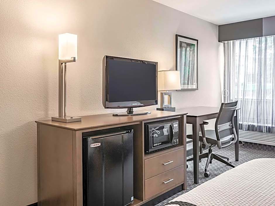 La Quinta Inn & Suites by Wyndham Salem