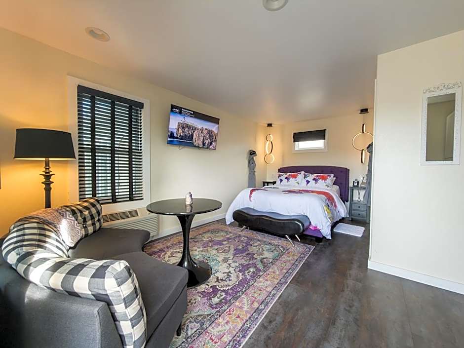 EO Bungalows, Black Hills