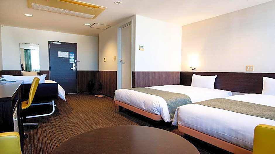 Photo 1 of 4 of Triple Room
