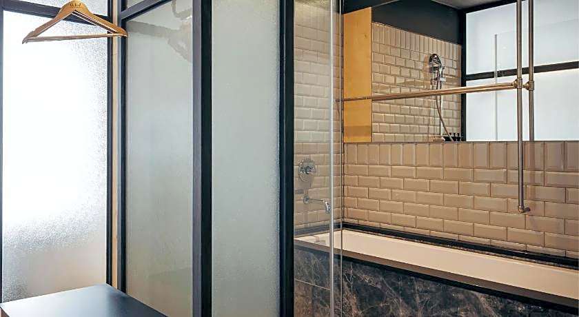 U.I.J Hotel&Hostel (UIJ)