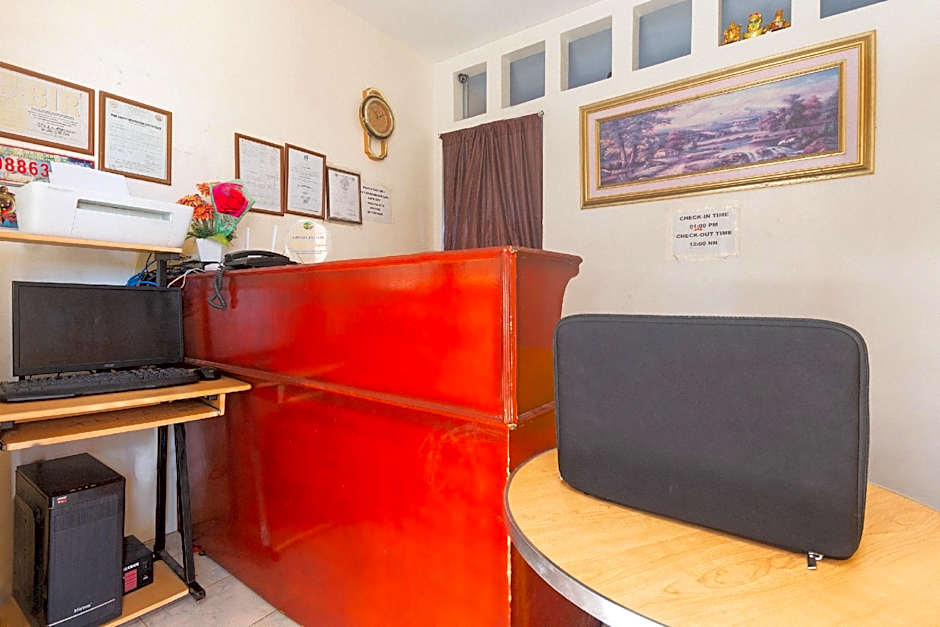 OYO 556 3j's And K Apartment