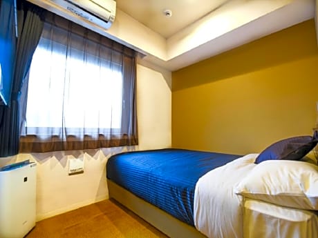 Single Room - Non-Smoking - Small Dog Friendly