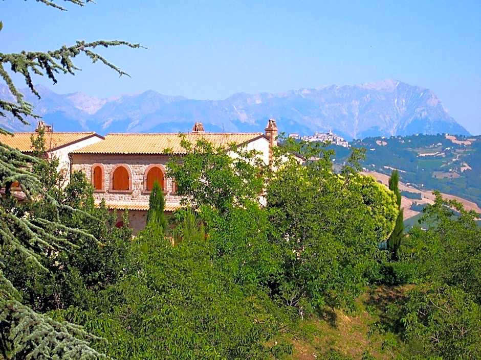 Apartment in Montelparo with Pool